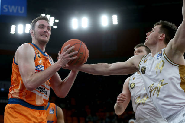 告都应该有 告都应该有