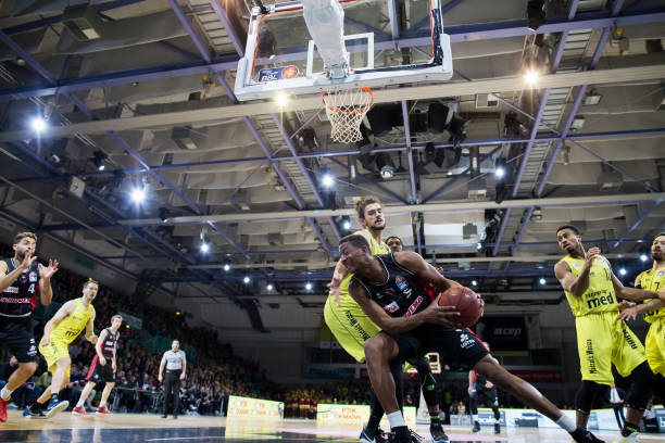 根据专家评 根据专家评