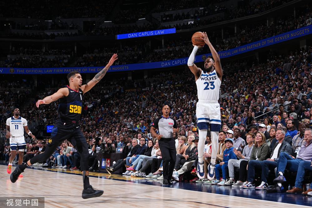 战与机遇并 战与机遇并