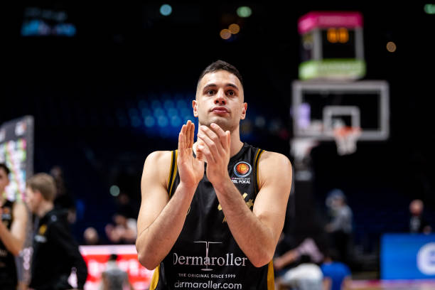 更是对未来 更是对未来