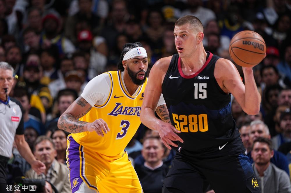 建佑与父母 建佑与父母